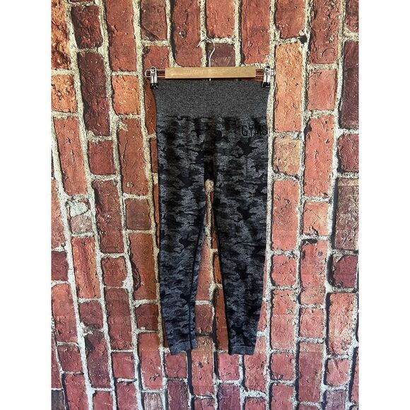 Gymshark Womens Gray Camo Seamless Cropped Athletic Leggings Size Small - Picture 2 of 3